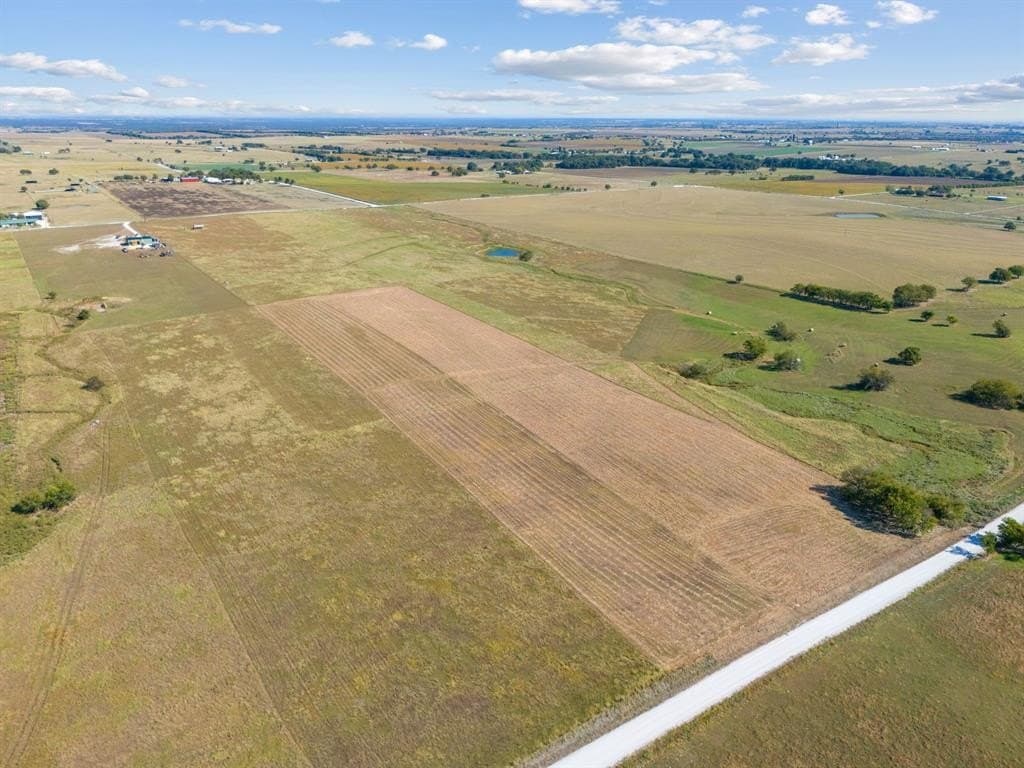 10.04 acres in Cooke County - photo 10