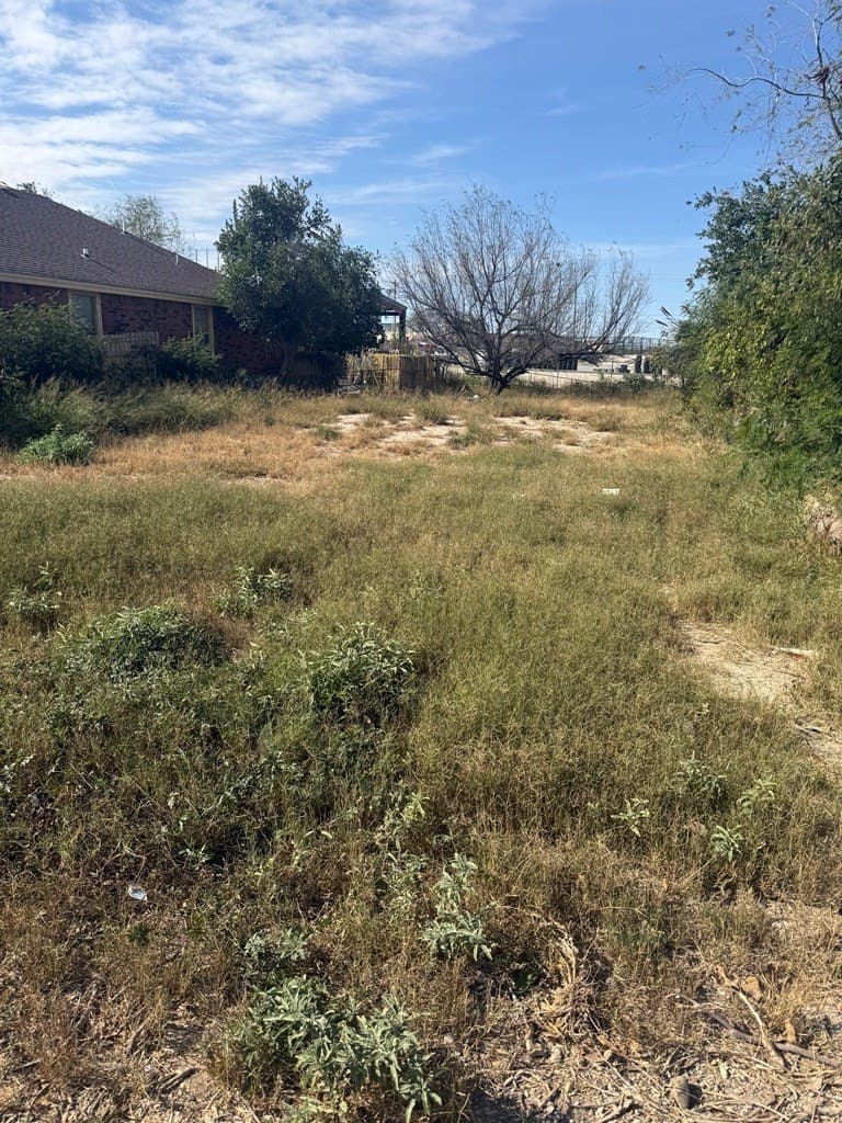 0.17 acres in Maverick County - photo 3