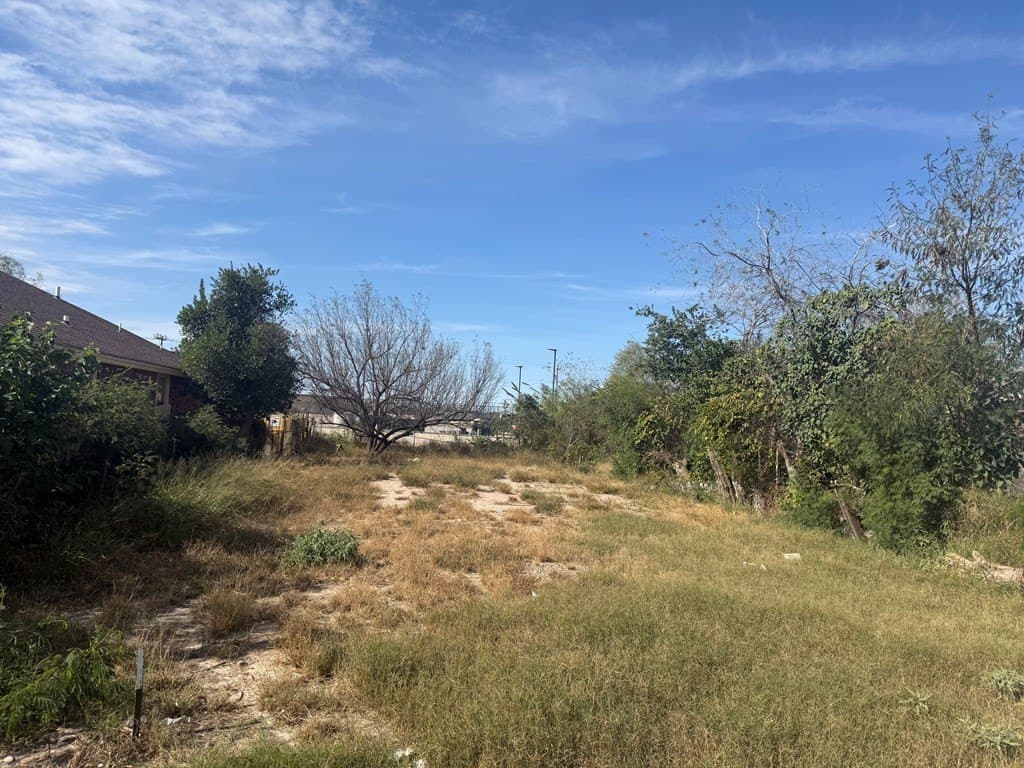 0.17 acres in Maverick County - photo 5