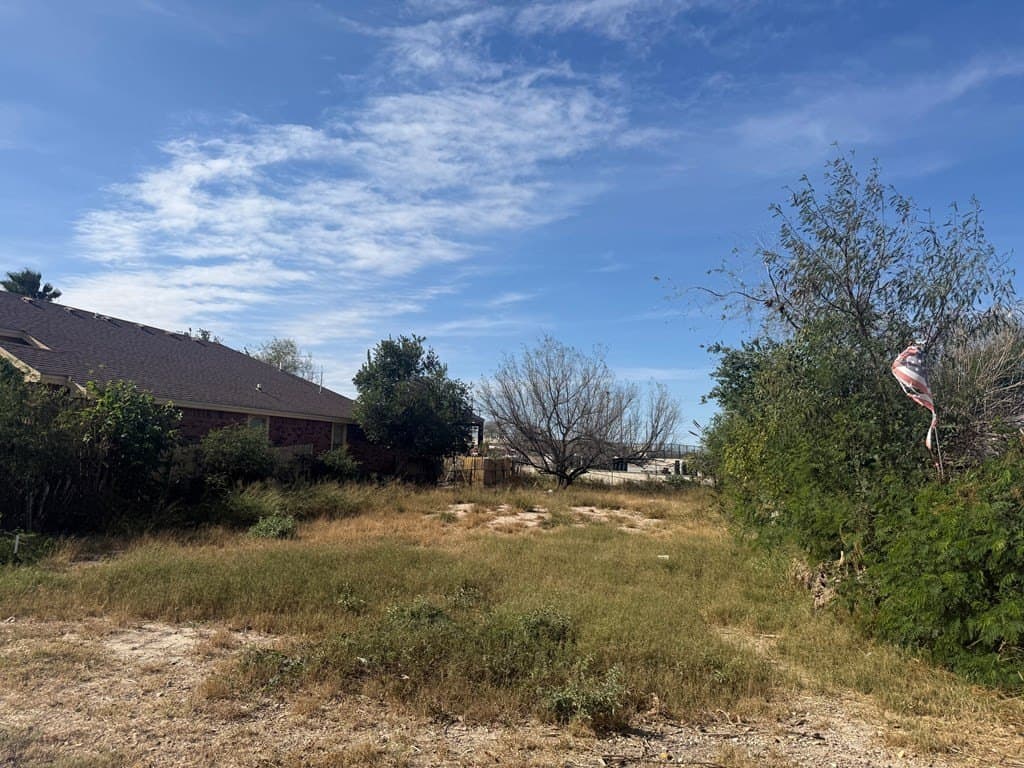0.17 acres in Maverick County - photo 2