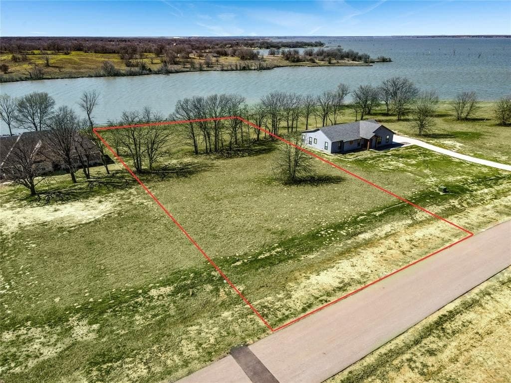 1.05 acres in Navarro County - photo 11
