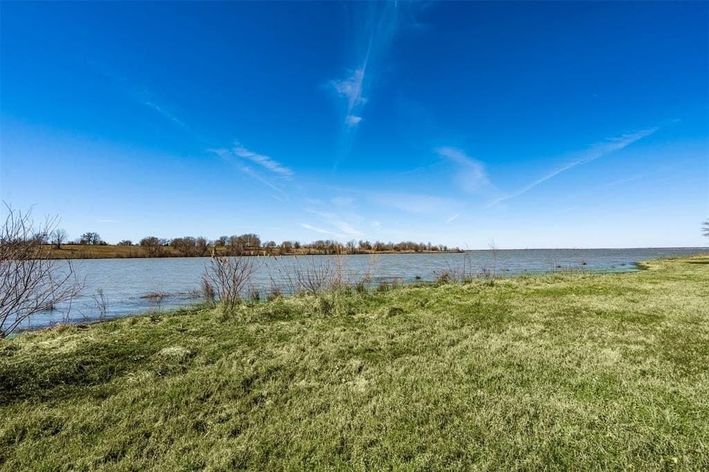 1.05 acres in Navarro County - photo 17