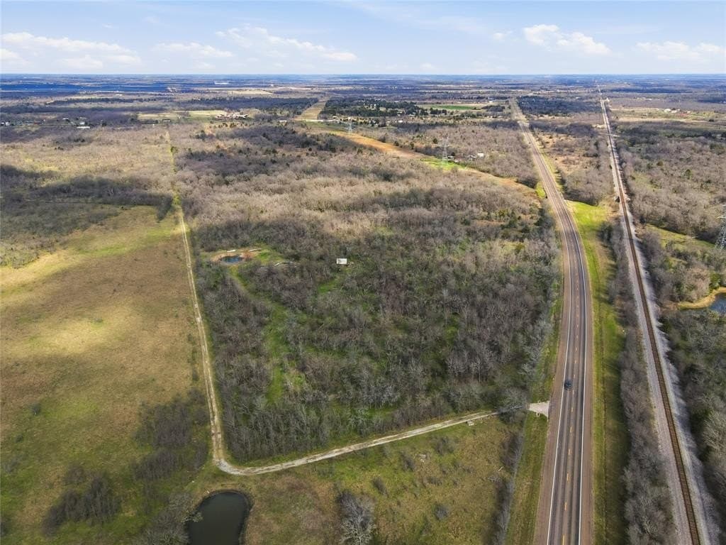 10.21 acres in Navarro County - photo 8