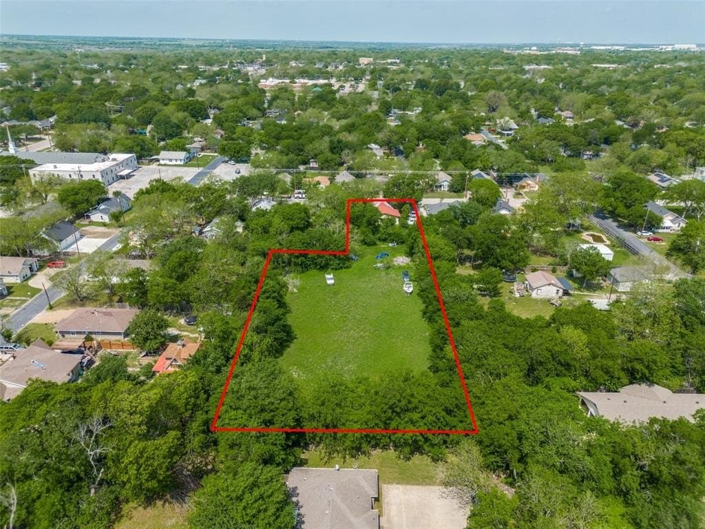 1.29 acres in Ellis County - photo 2