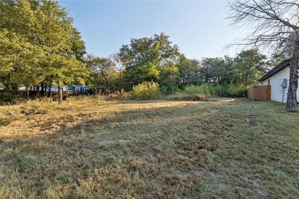 0.11 acres in Henderson County - photo 3