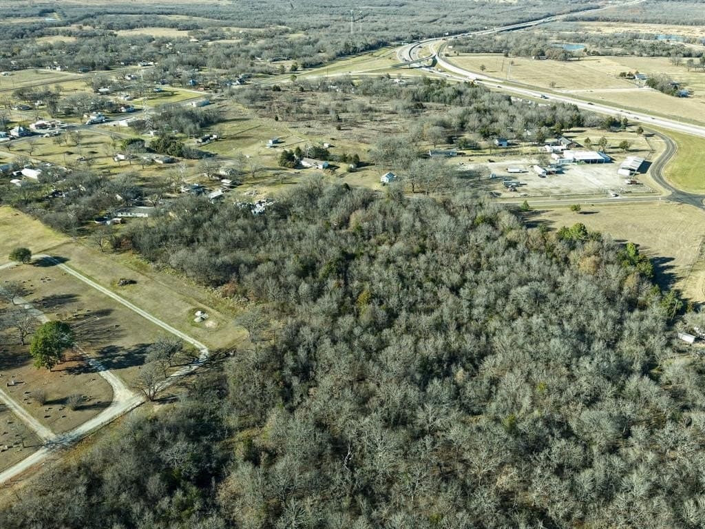 4.1 acres in Navarro County - photo 4