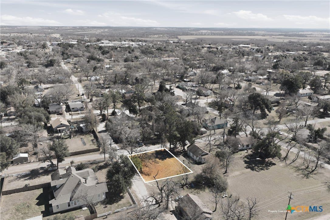 0.15 acres in Milam County - photo 4