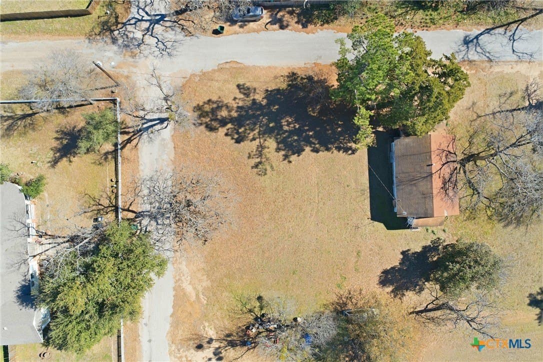N Ross Avenue lot: 1