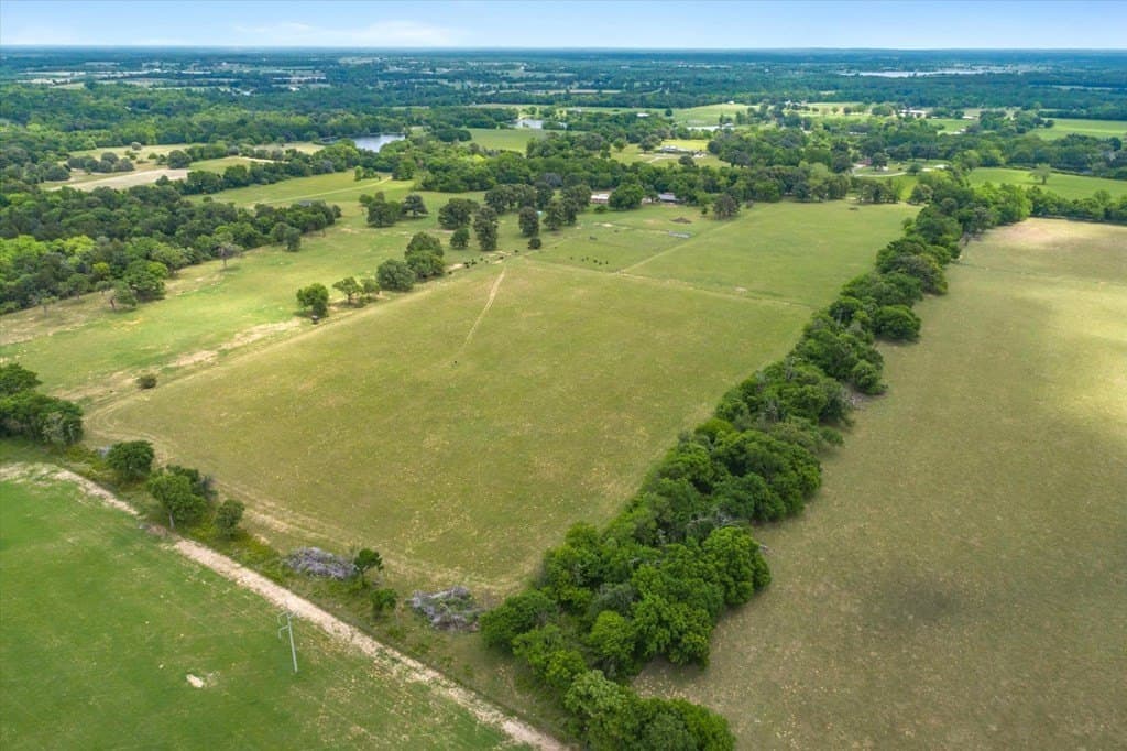 20 acres in Van Zandt County - photo 9