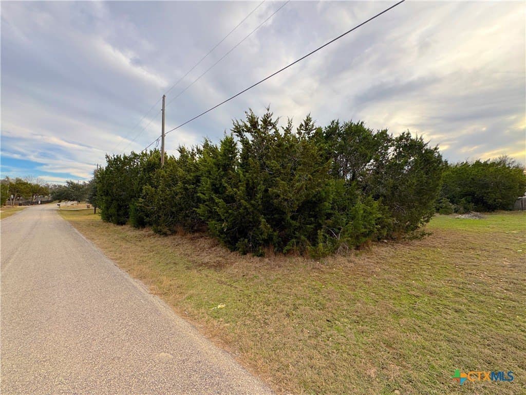 0.19 acres in Comal County - photo 10