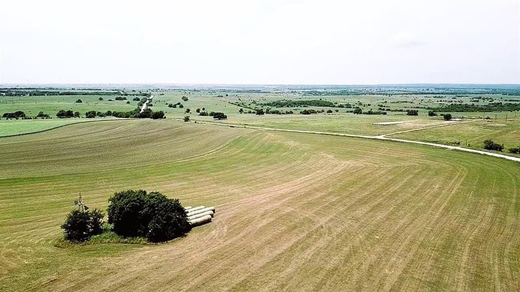 11 acres in Cooke County - photo 3