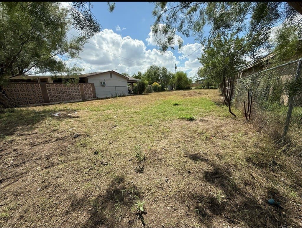 0.15 acres in Maverick County - photo 3