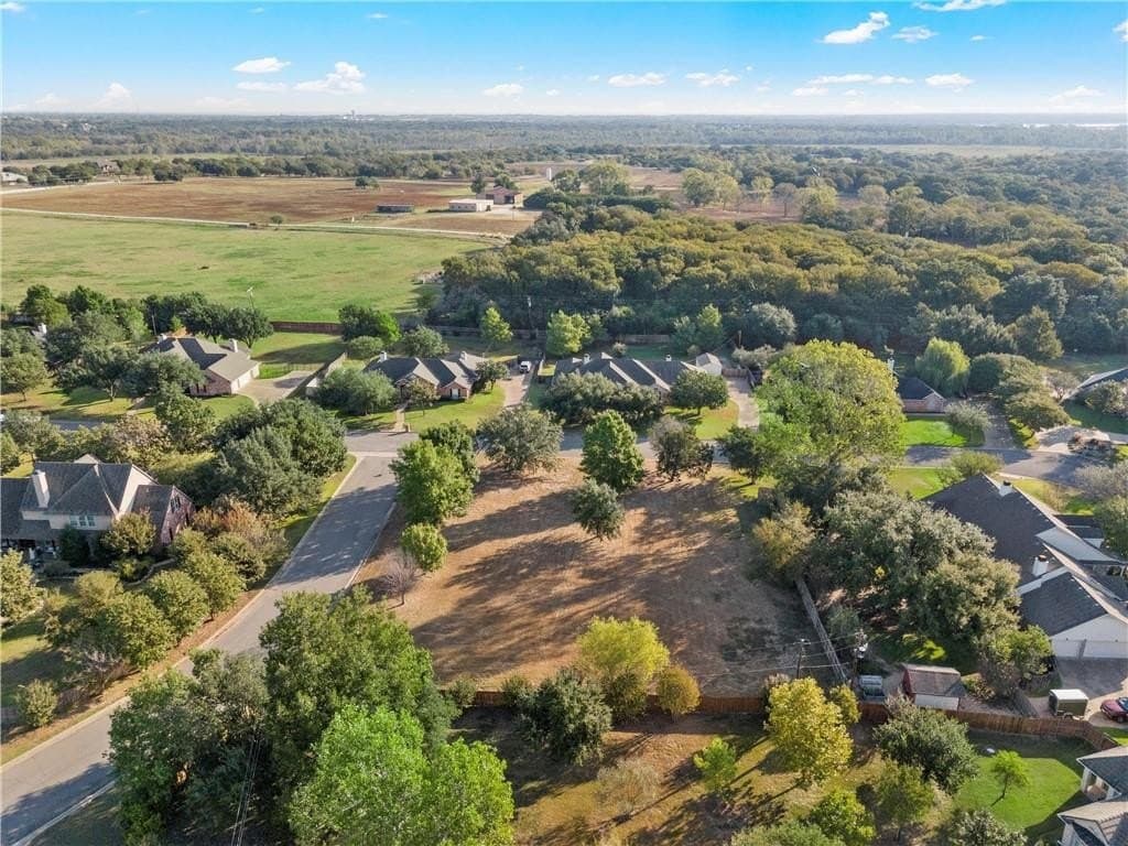 0.65 acres in McLennan County - photo 8
