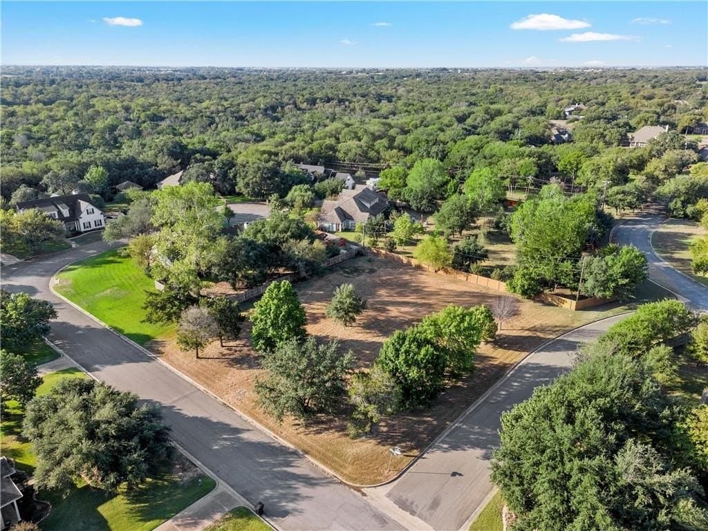 0.65 acres in McLennan County - photo 5