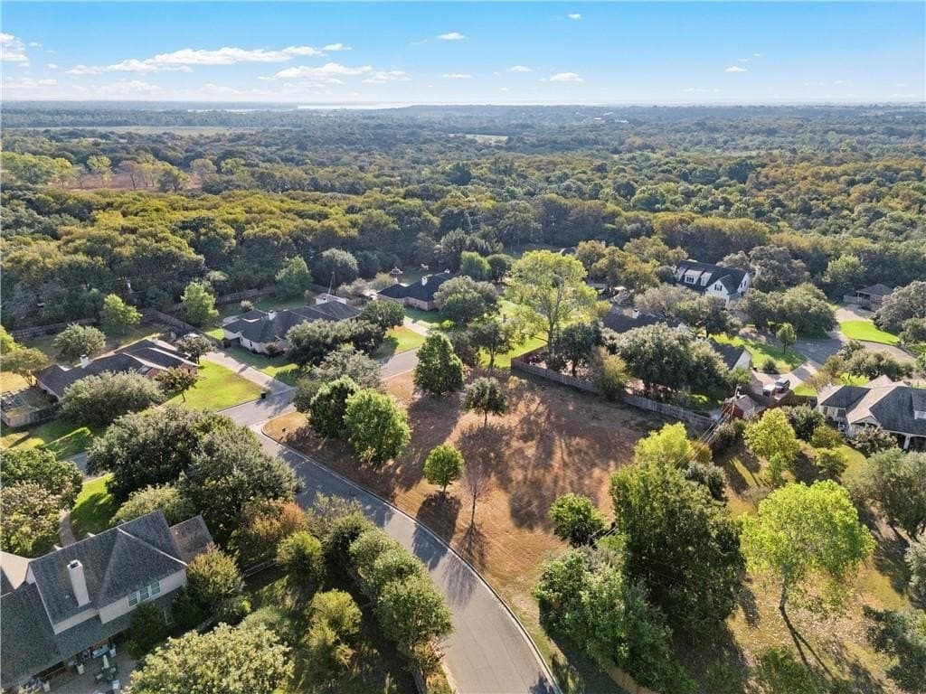 0.65 acres in McLennan County - photo 7