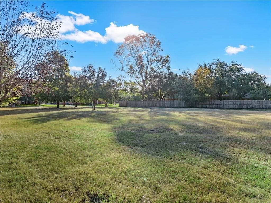 0.65 acres in McLennan County - photo 2