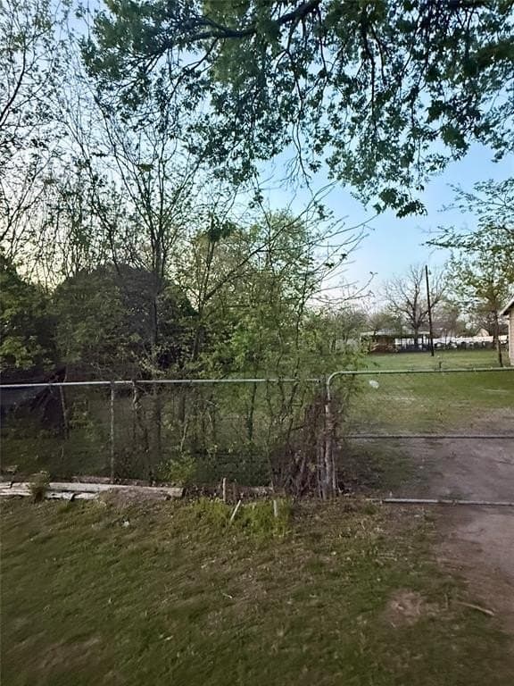 0.23 acres in Ellis County - photo 2