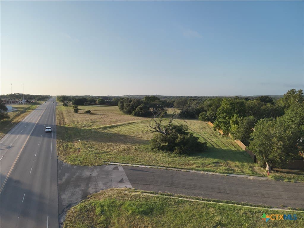 0.5 acres in Lampasas County - photo 6