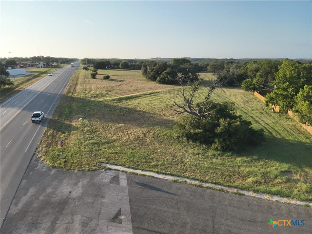 0.5 acres in Lampasas County - photo 7