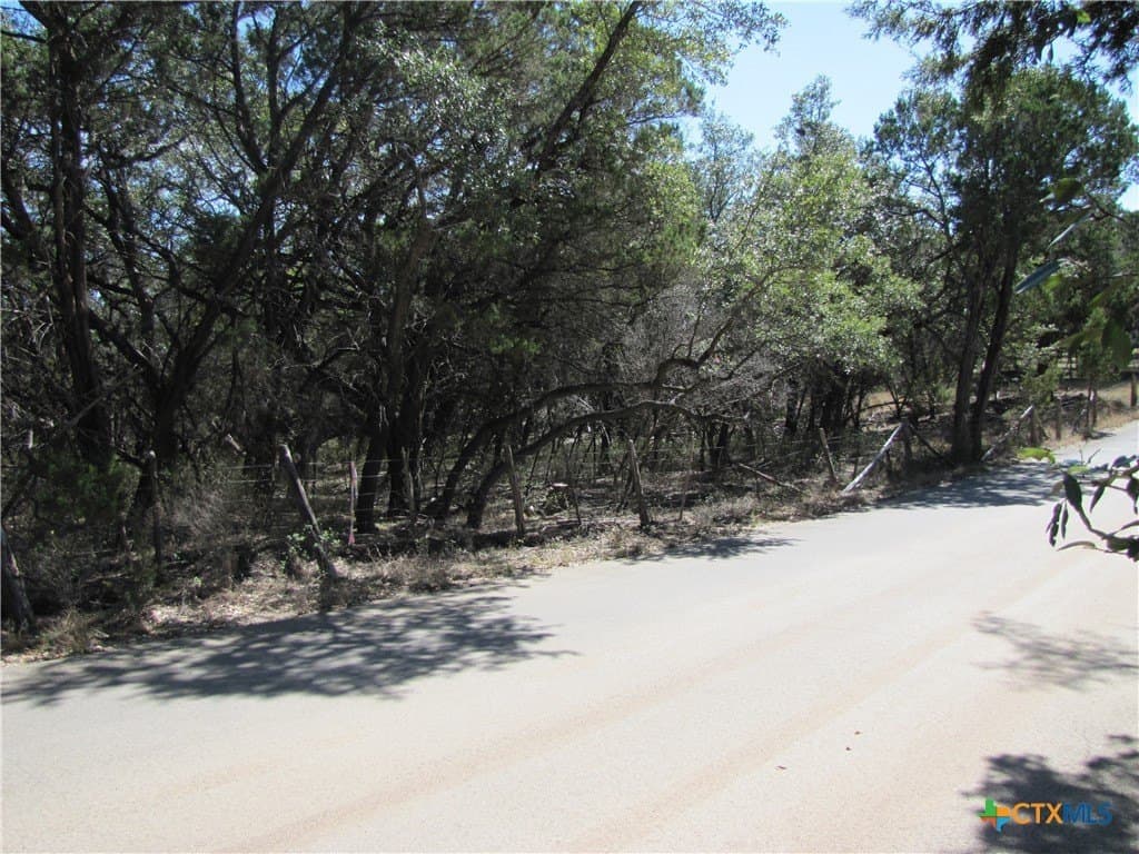 1.39 acres in Comal County - photo 2