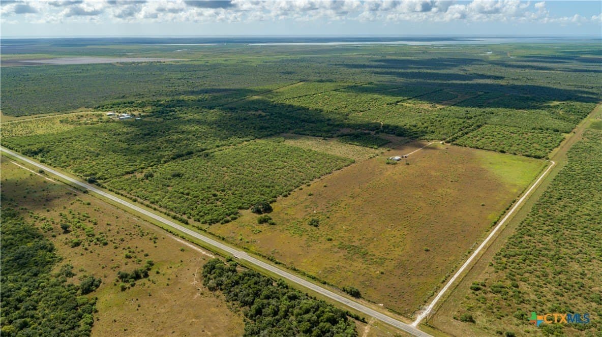 161.72 acres in Refugio County - photo 8