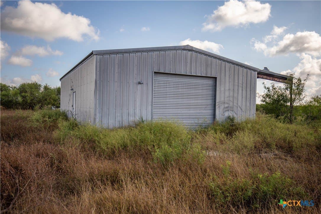161.72 acres in Refugio County - photo 45