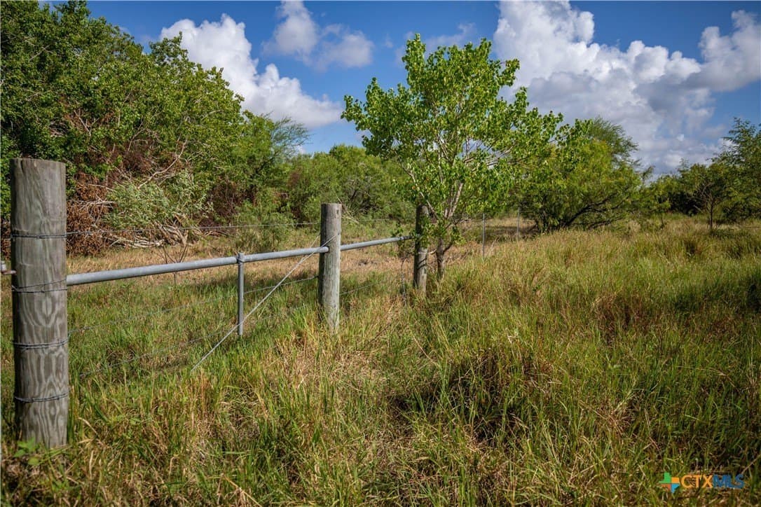 161.72 acres in Refugio County - photo 23