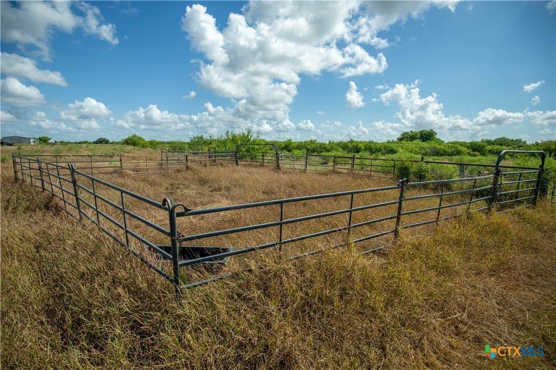 161.72 acres in Refugio County - photo 25