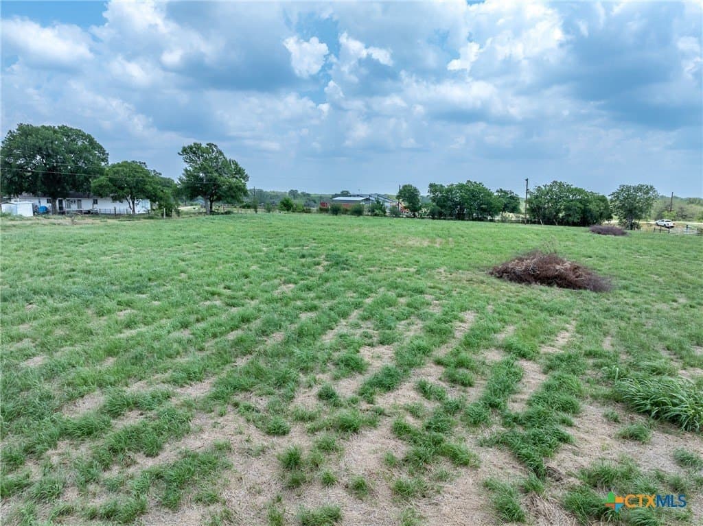 4 acres in Gonzales County - photo 7