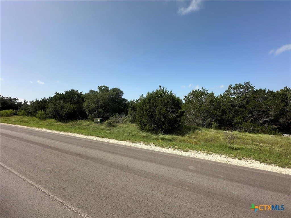 3.86 acres in Comal County - photo 5