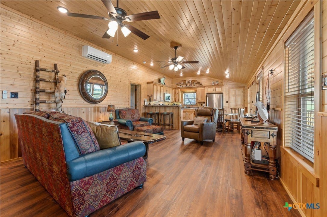617.69 acres in Coryell County - photo 3