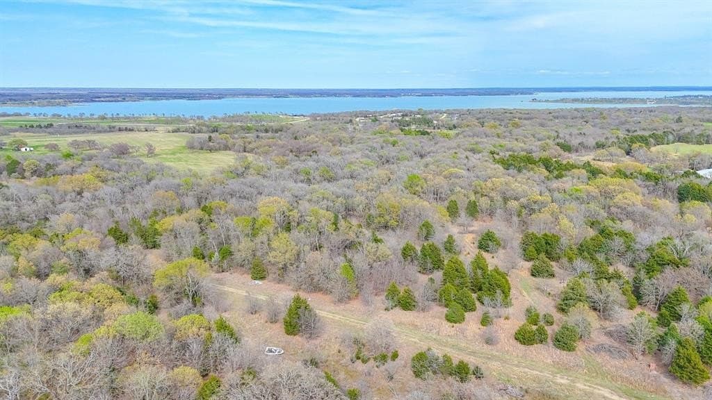 0.69 acres in Navarro County - photo 31