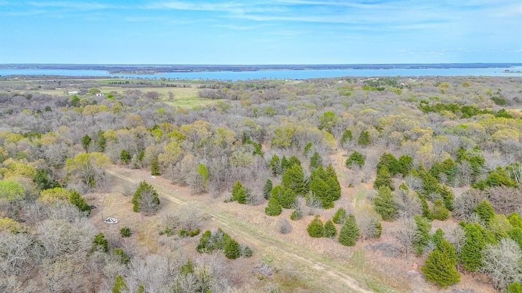 0.69 acres in Navarro County - photo 33
