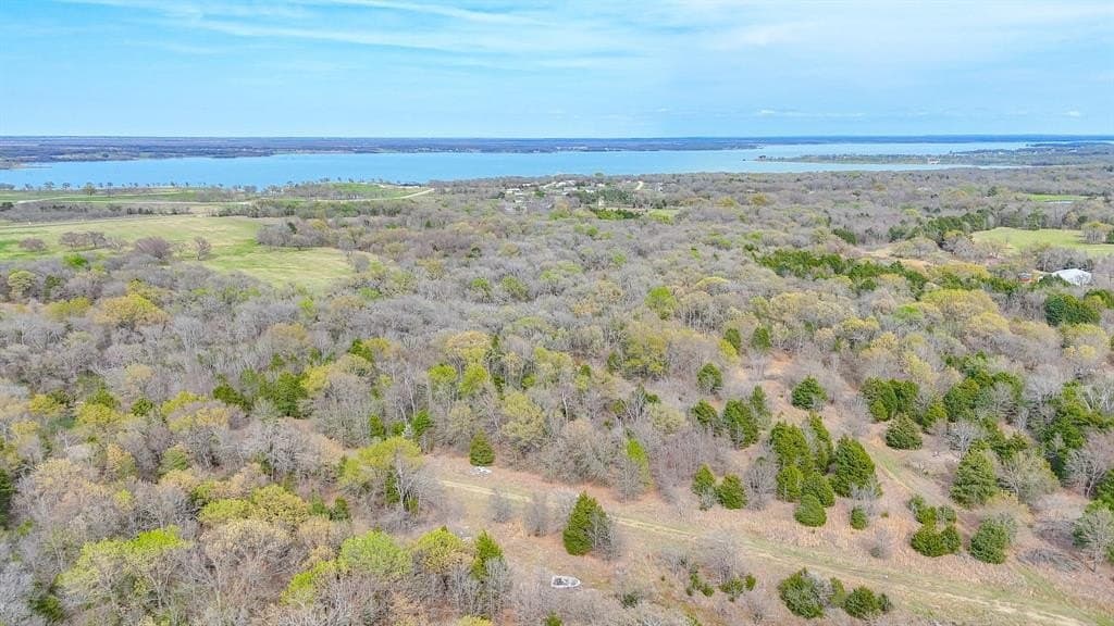 0.69 acres in Navarro County - photo 30