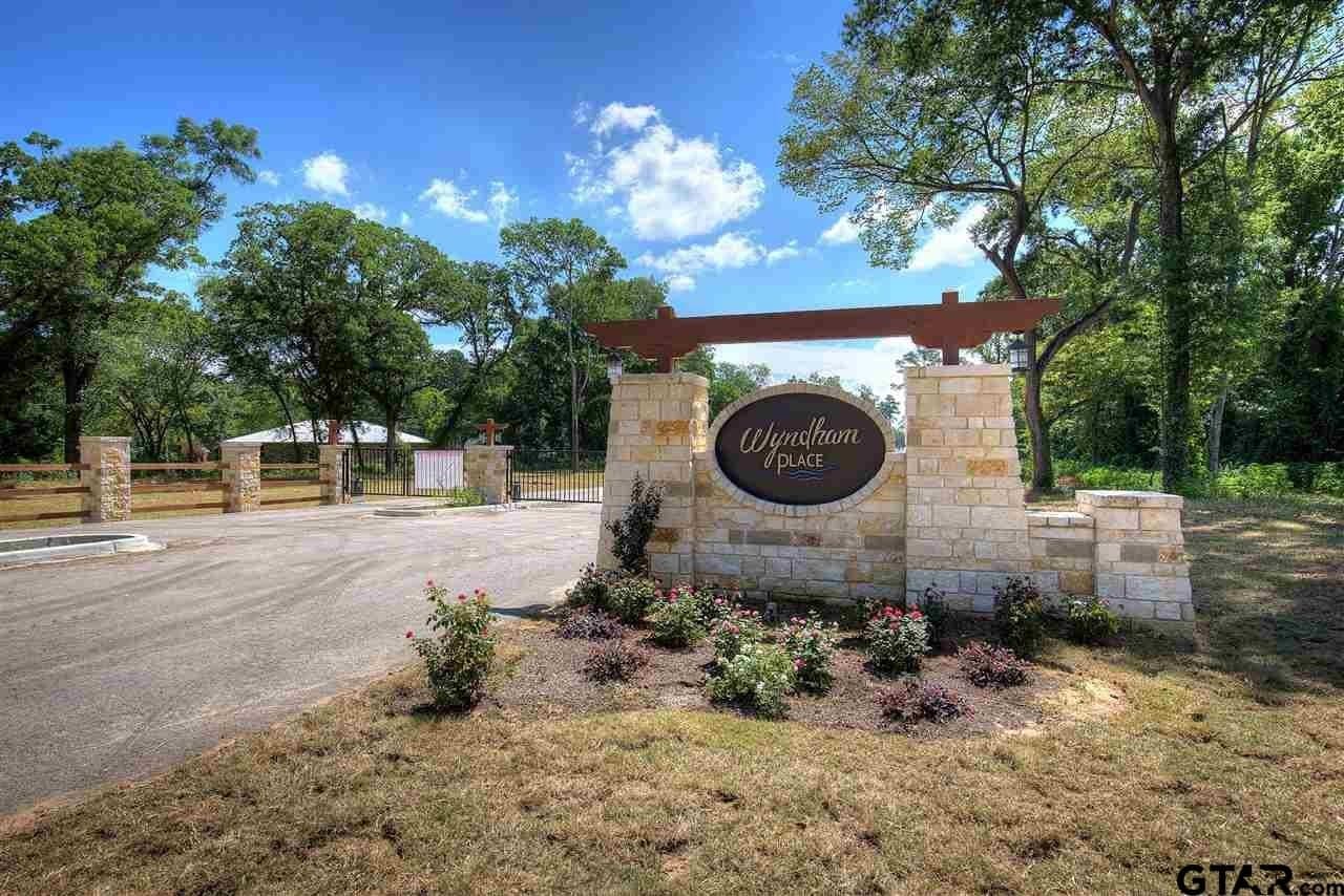 0.82 acres in Henderson County - photo 2