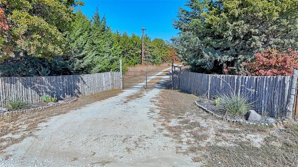 33.59 acres in Cooke County - photo 4