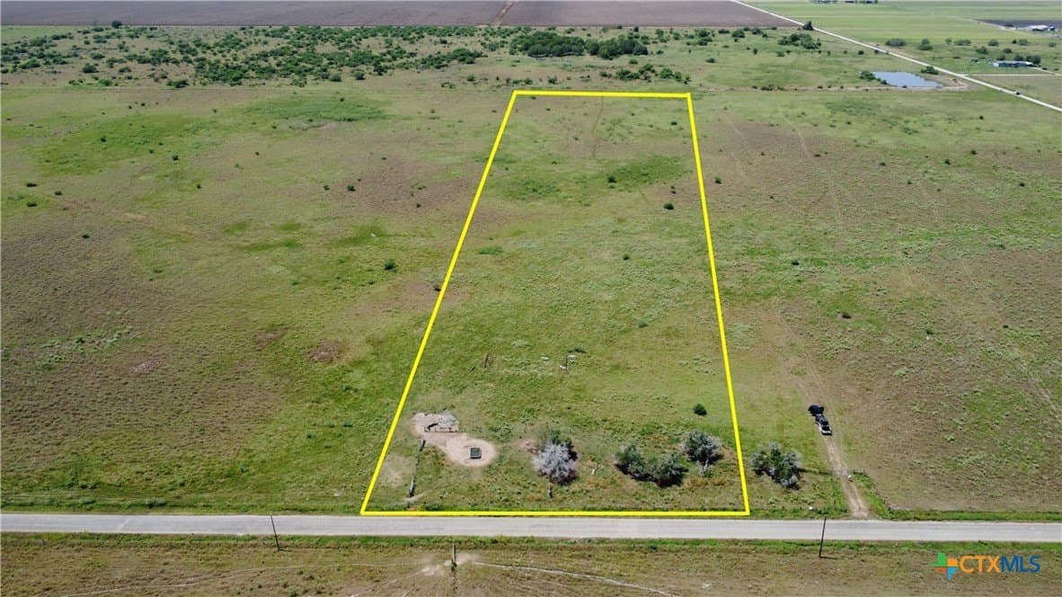 10.32 acres in Victoria County - photo 2