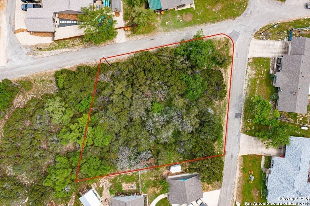 0.39 acres in Comal County - photo 4
