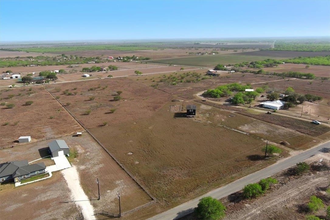 10.47 acres in Nueces County - photo 2
