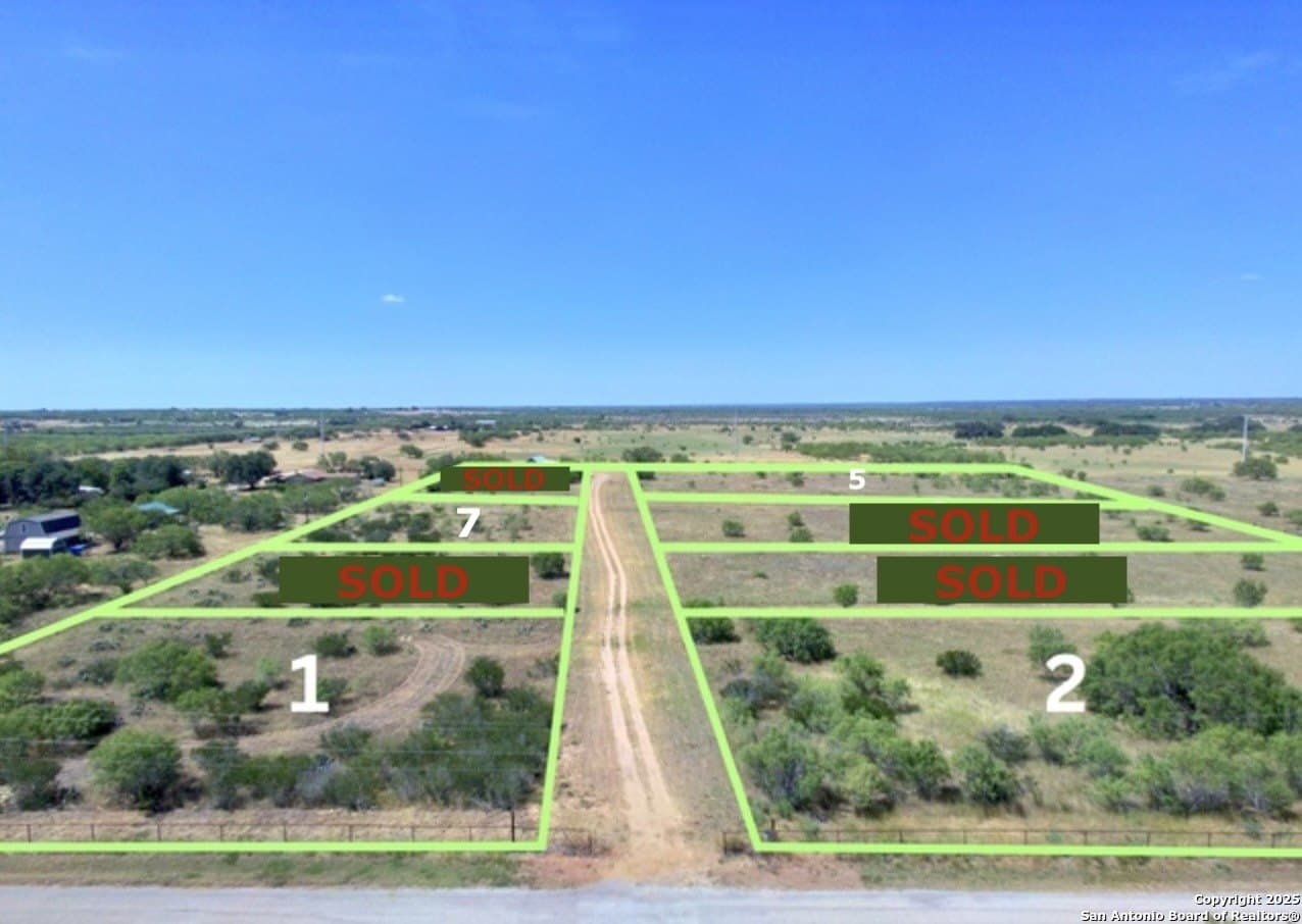 0.45 acres in Frio County - photo 3