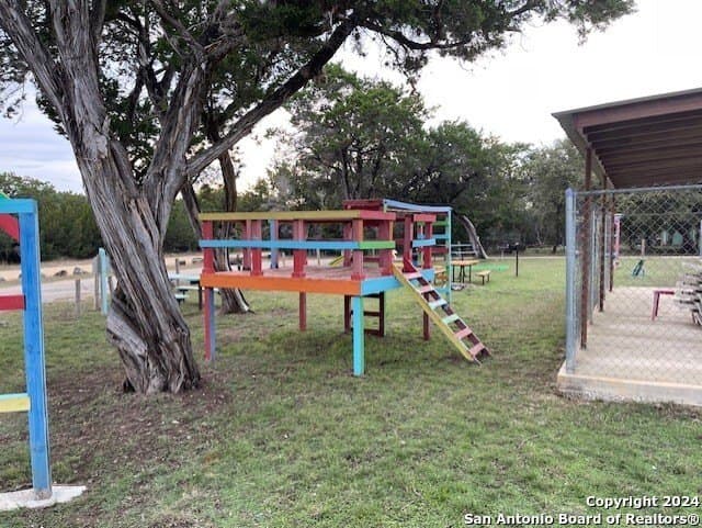 0.12 acres in Bandera County - photo 4