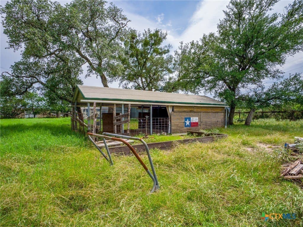 29.96 acres in Burnet County - photo 4