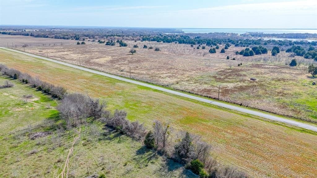 1.11 acres in Navarro County - photo 13