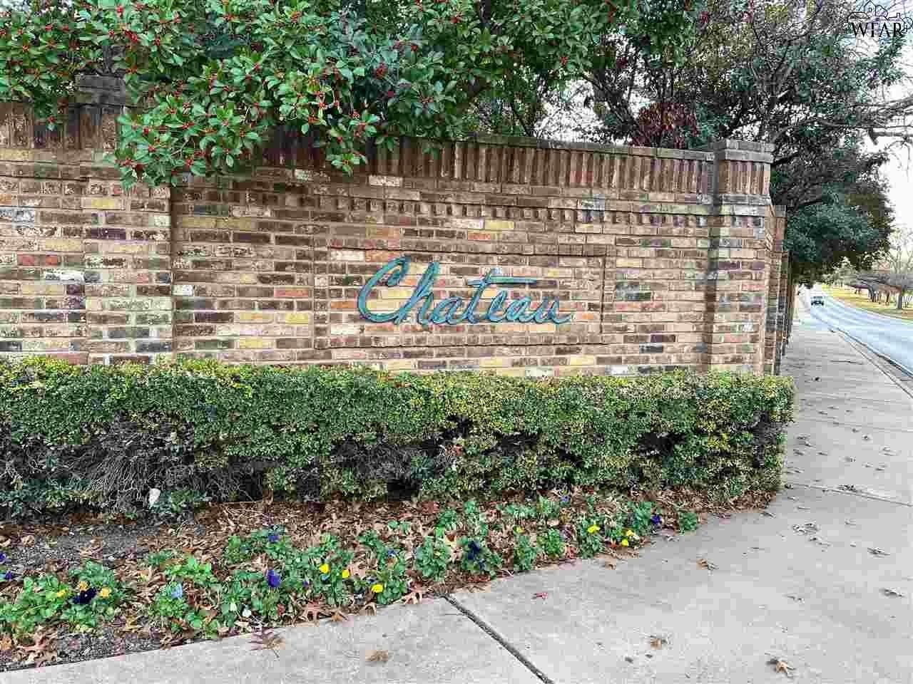 12 CHATEAU COURT