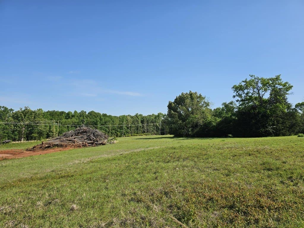 10 acres in ANDERSON County - photo 8