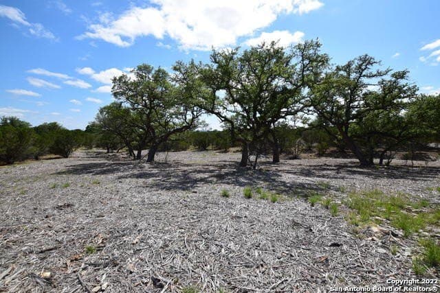 5.74 acres in Bandera County - photo 5