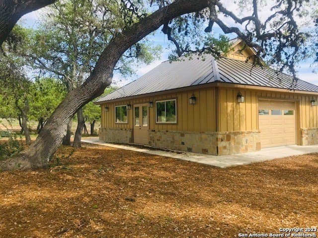 5.74 acres in Bandera County - photo 15