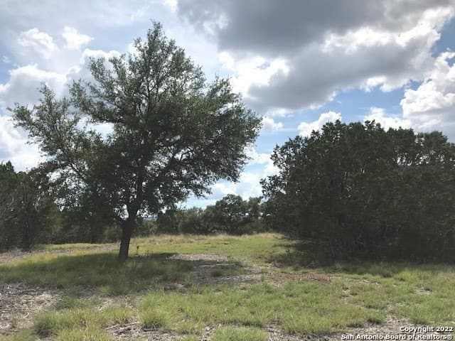 5.74 acres in Bandera County - photo 3