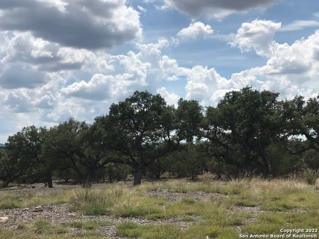 5.74 acres in Bandera County - photo 6