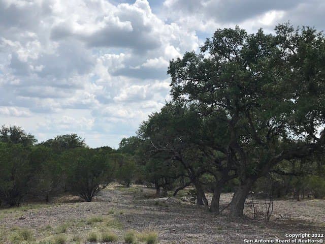 5.74 acres in Bandera County - photo 8
